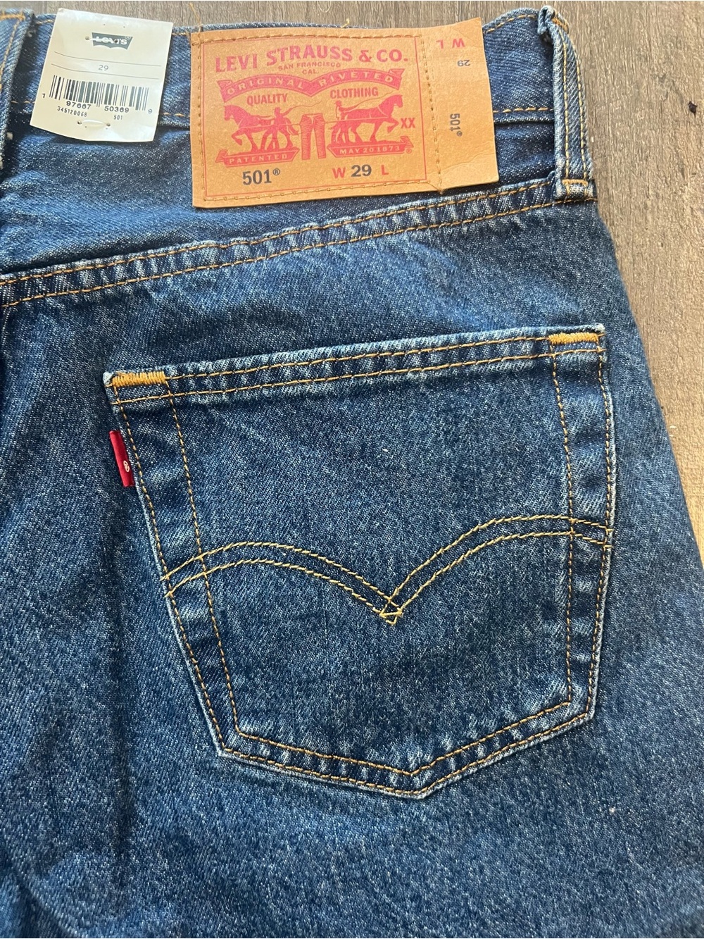 NWT Men’s Levi’s 501 Shorts, Size 29 Dark blue wash